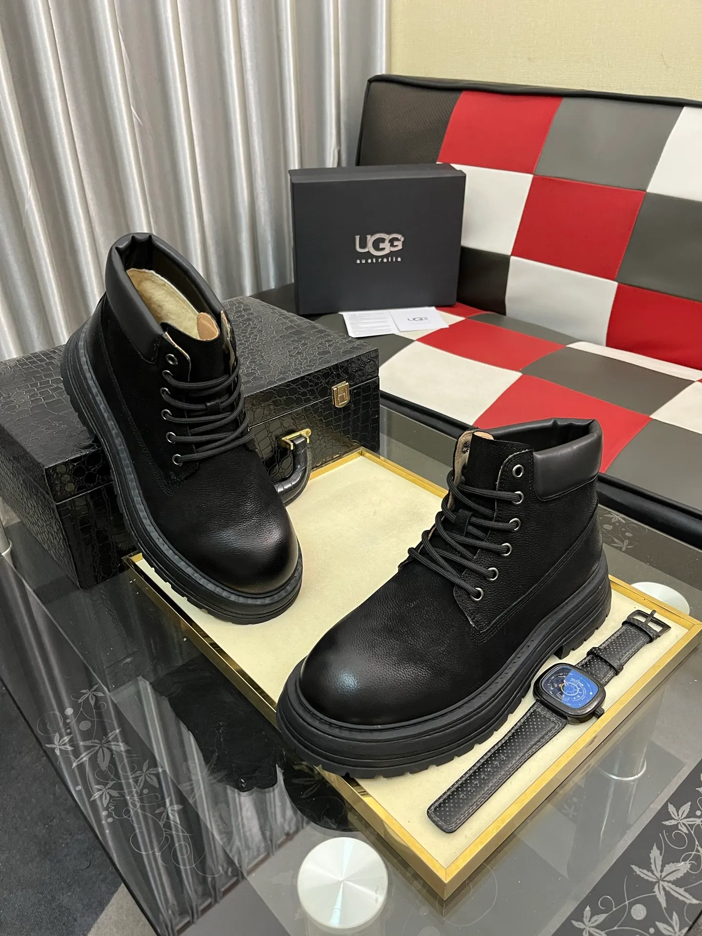 Men's Men's Shoes 💰660⌚️⌚️New UGG fur-integrated men's simple and fashionable snow shoes. The most worth buying at the end of this year are warm casual shoes. Whether you are out and about at home, their comfortable and warm performance will be your most suitable fashion companion! The material is cowhide upper and imported wool is used inside. Two layers of cowhide for warmth and comfort! The eva+ rubber patch outsole is cushioned, wear-resistant, and has good elasticity. It is light and wear-resistant, comfortable and soft, and the new simple cut is more fashionable. It has both practicality and fashion sense, so you no longer have to worry about how to match it in winter, while still maintaining fashionable taste. High-quality genuine wool produced in Dongguan. The material depends on the details! Size: 38-39-40-41-42-43-44-45